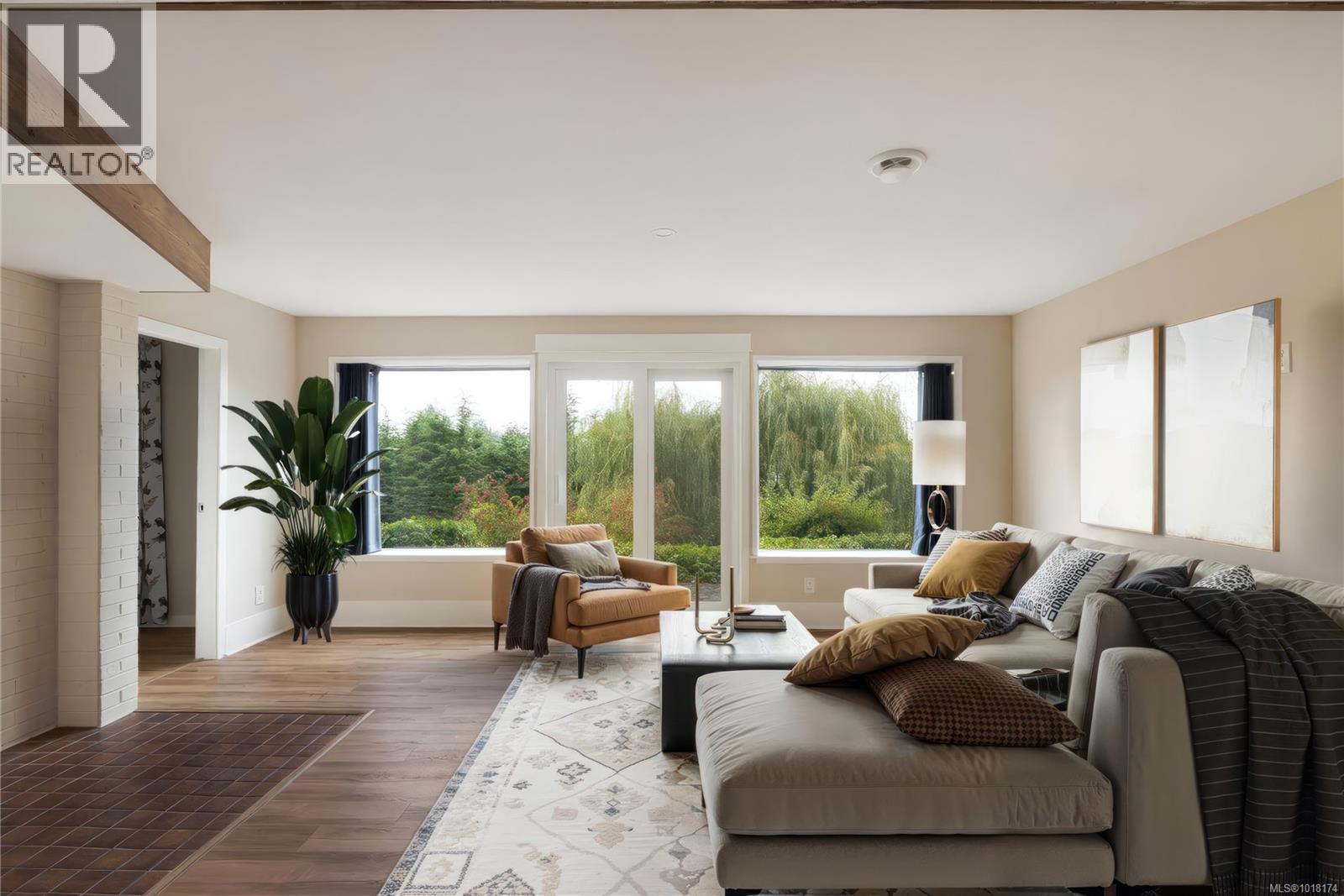  5055 Lochside Drive, Saanich