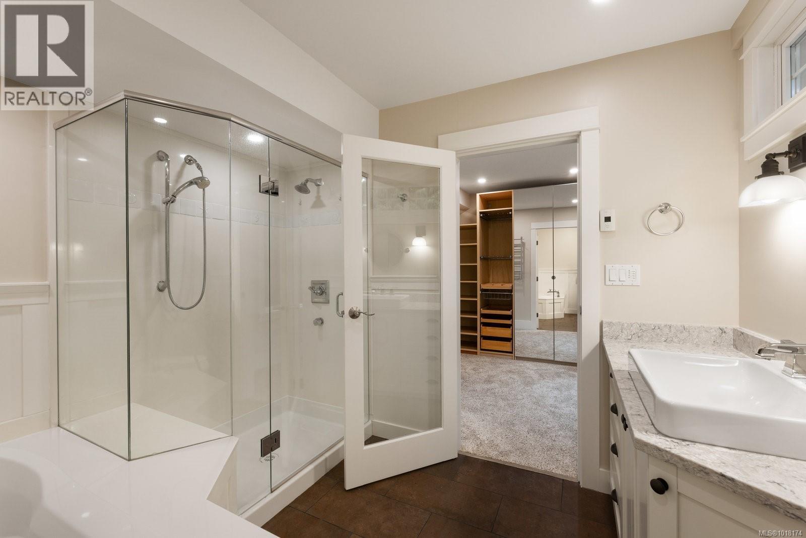  5055 Lochside Drive, Saanich