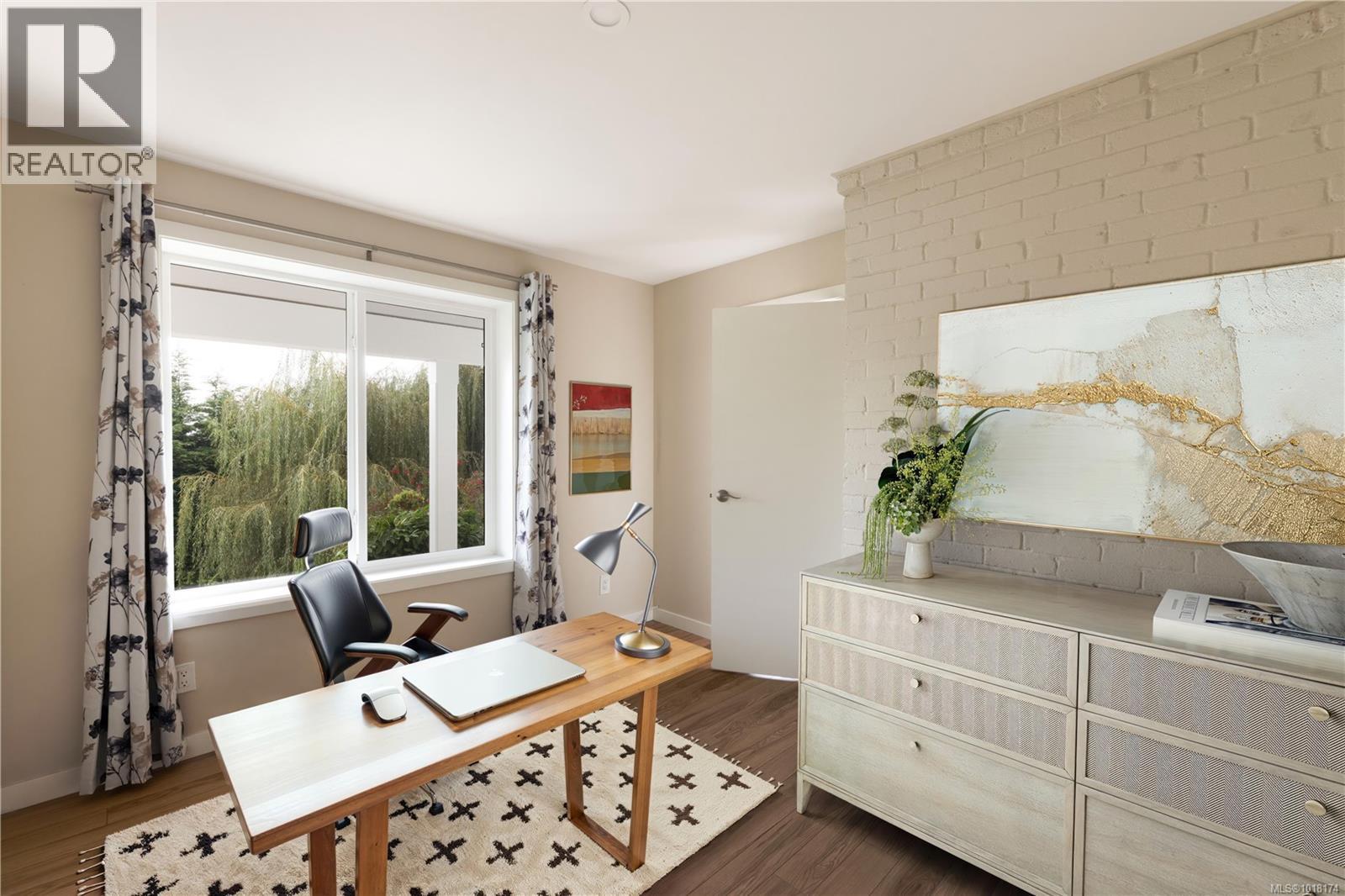  5055 Lochside Drive, Saanich