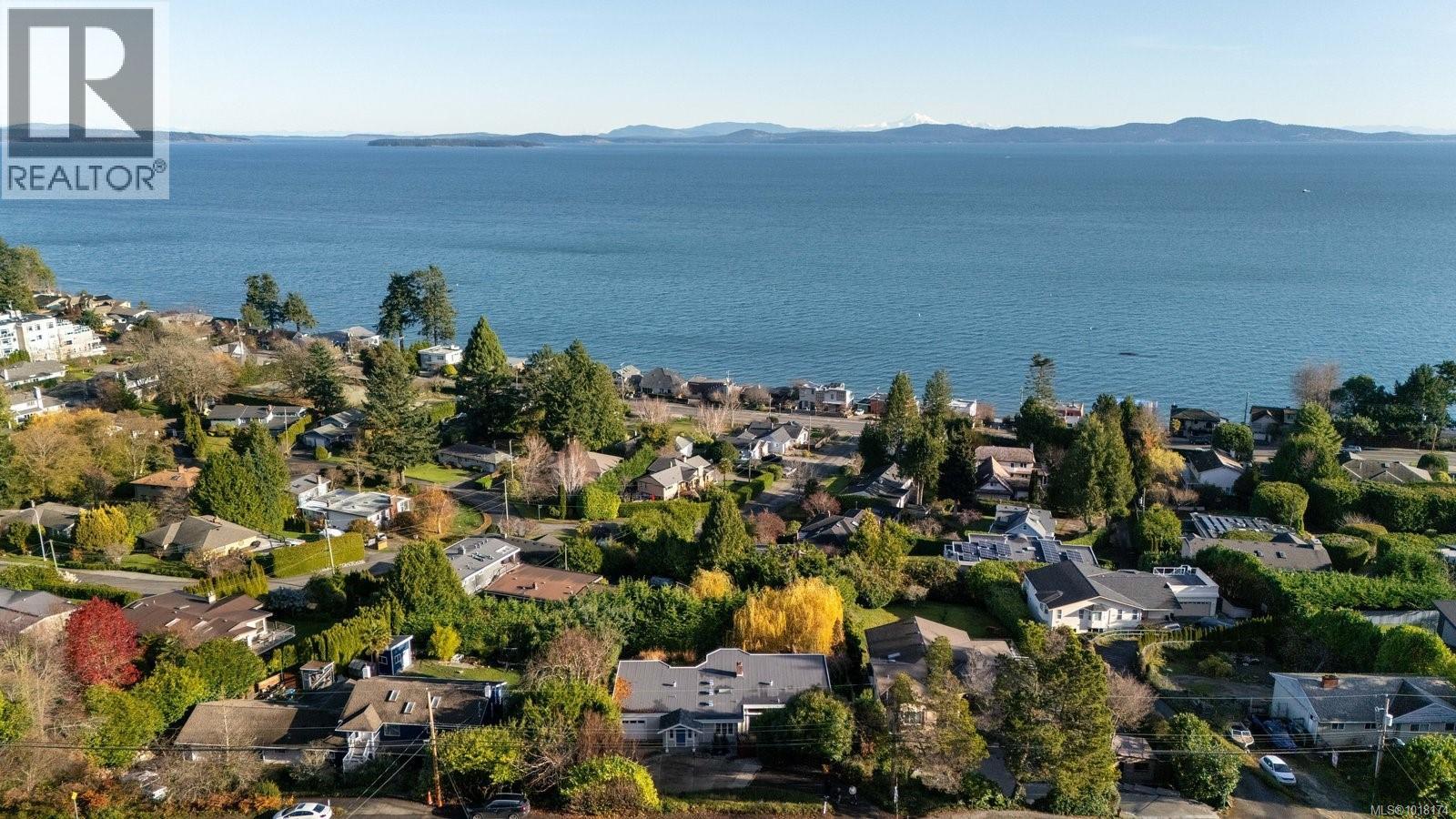  5055 Lochside Drive, Saanich