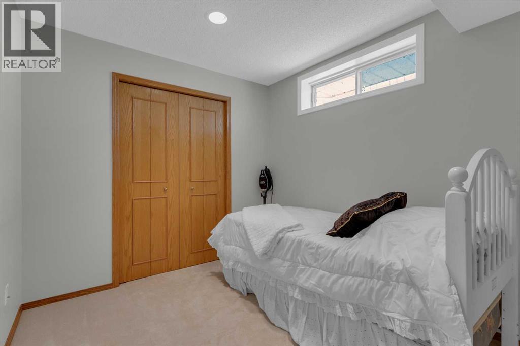 Single Family House for Sale in  Mountain Park Drive SE McKenzie Lake Calgary 