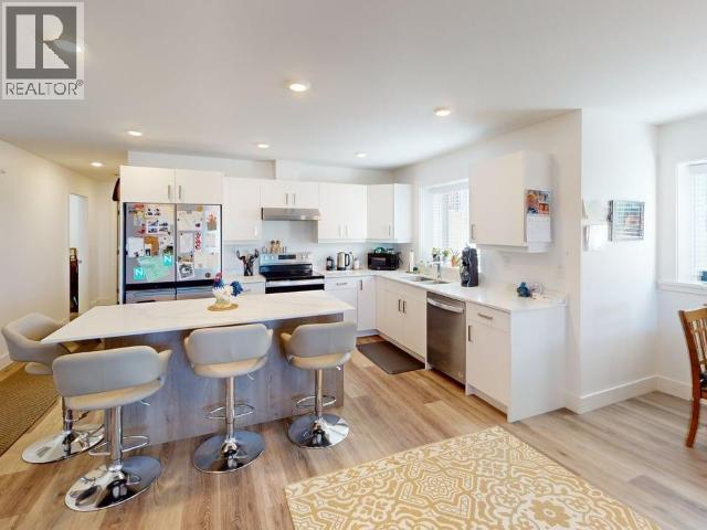 B4-6900 BURNABY STREET, Powell River