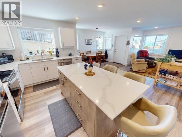 B4-6900 BURNABY STREET, Powell River