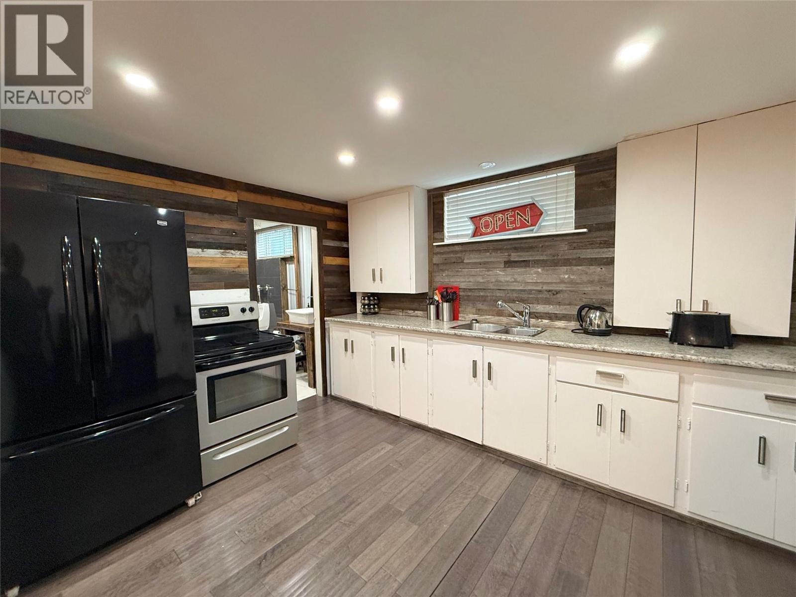 327 ROYAL Avenue, Kamloops