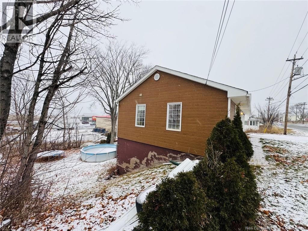369 Adelaide Street — photo 13
