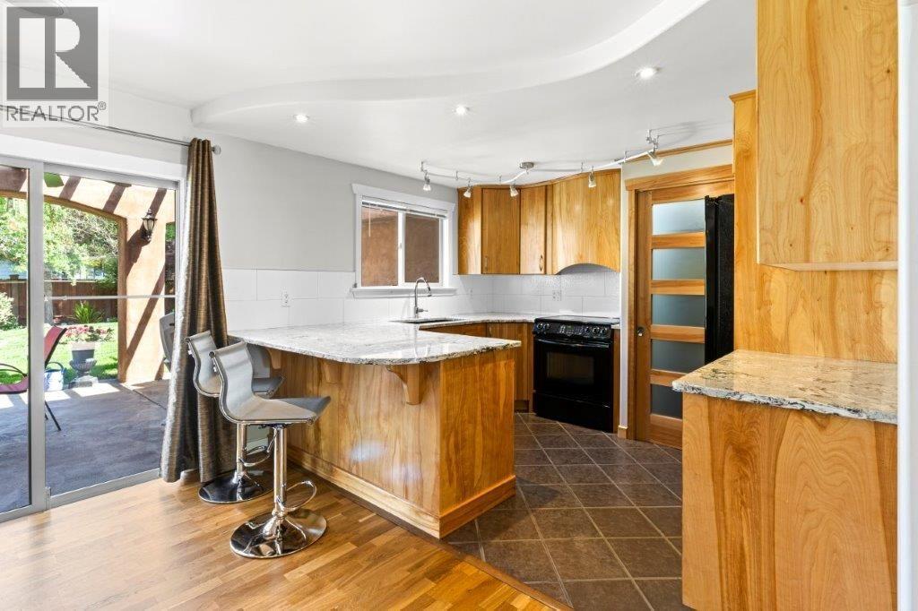  4170 Lake Avenue, Peachland