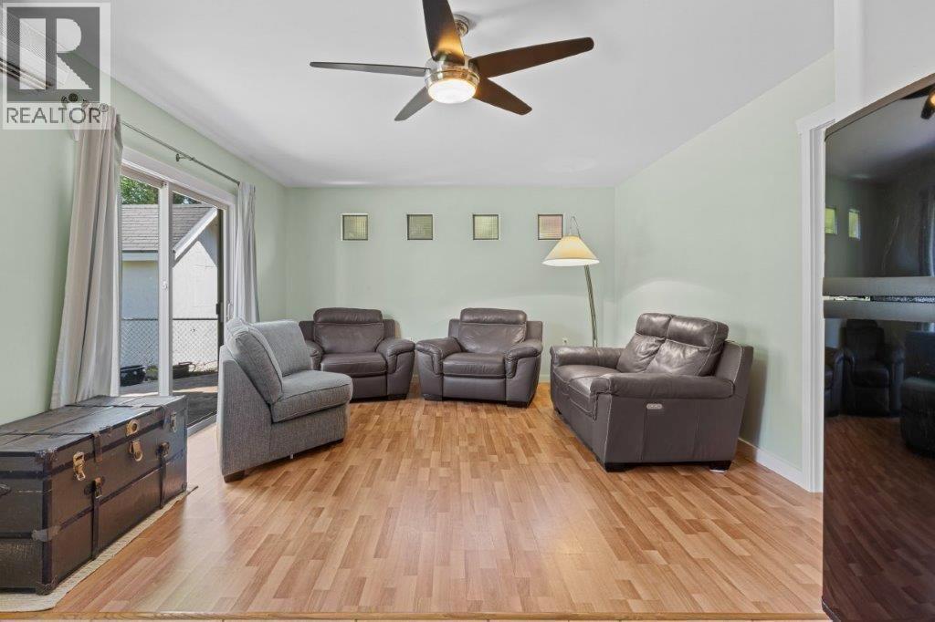  4170 Lake Avenue, Peachland