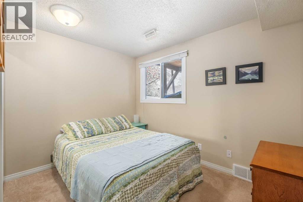 Single Family House Bi-level for Sale in  Rundlewood Lane NE Rundle Calgary 