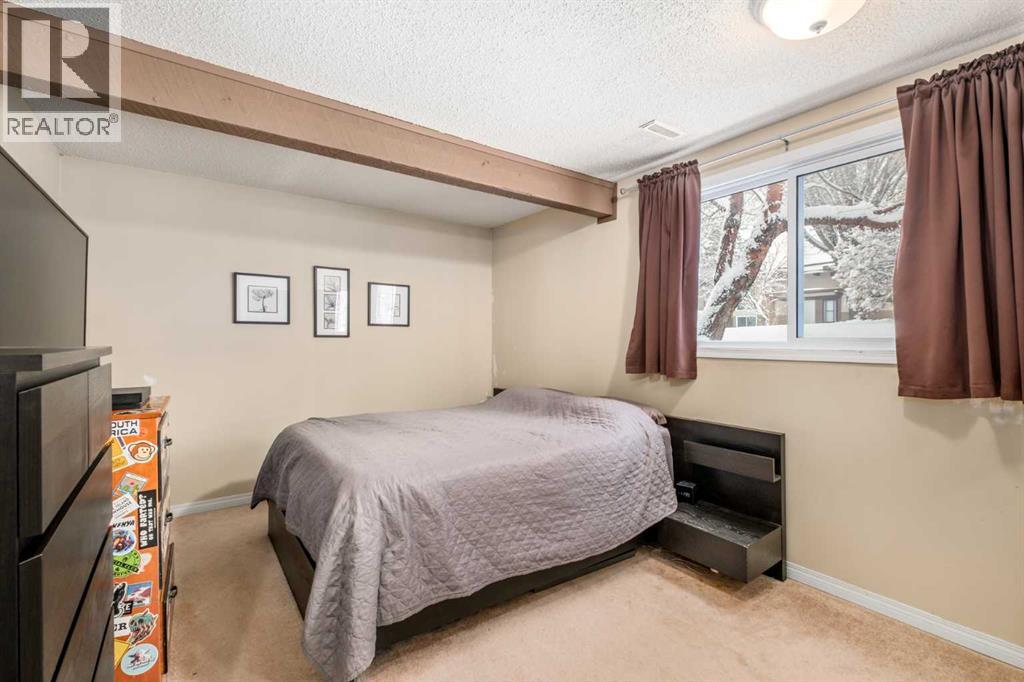 Single Family House Bi-level for Sale in  Rundlewood Lane NE Rundle Calgary 