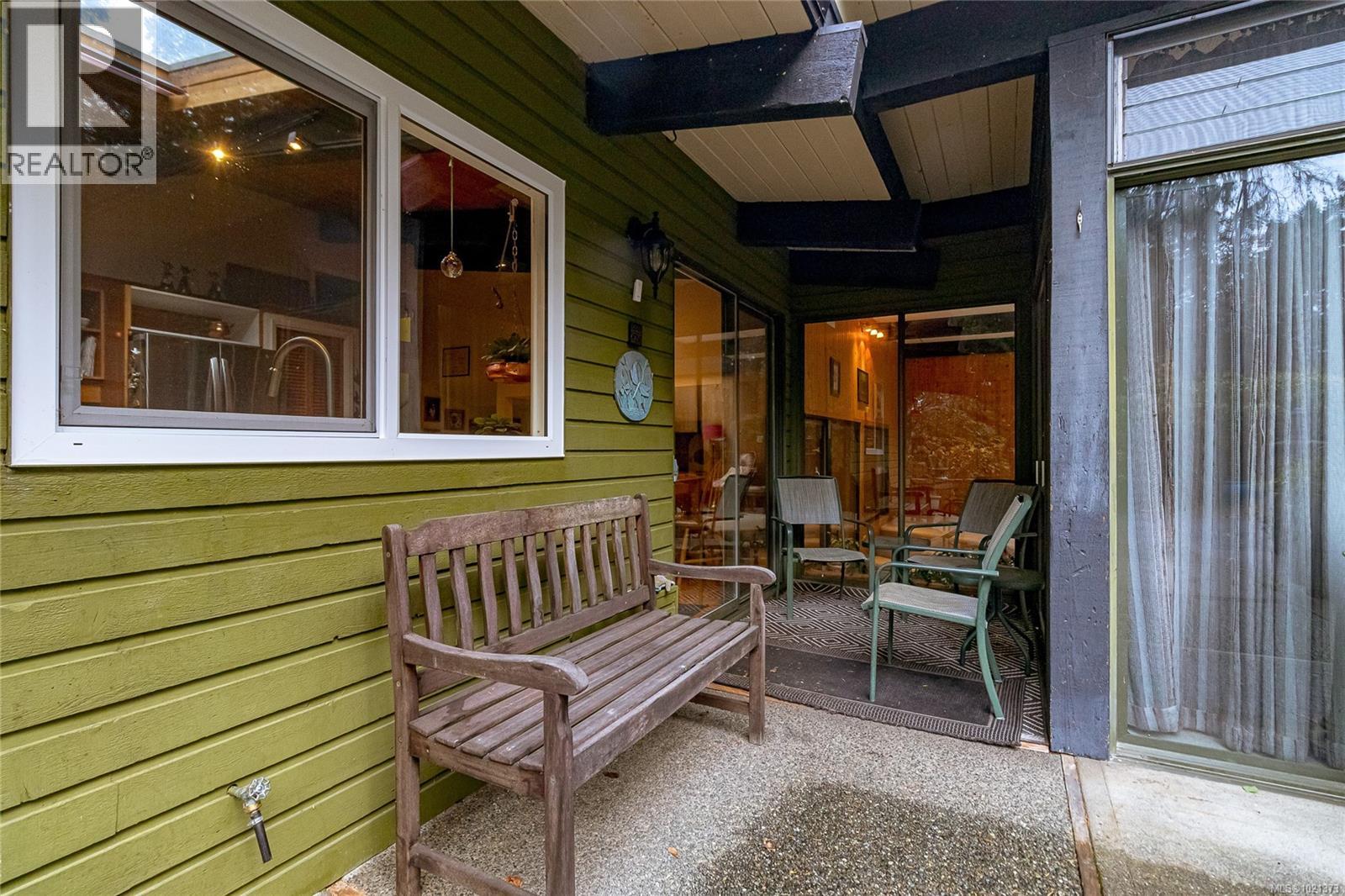 9565 Ardmore Dr, North Saanich