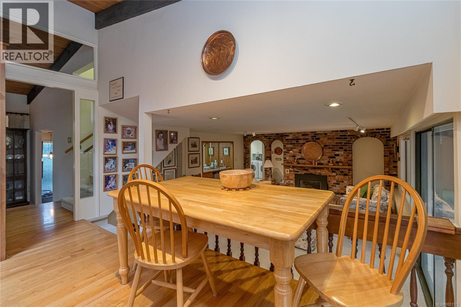 9565 Ardmore Dr, North Saanich