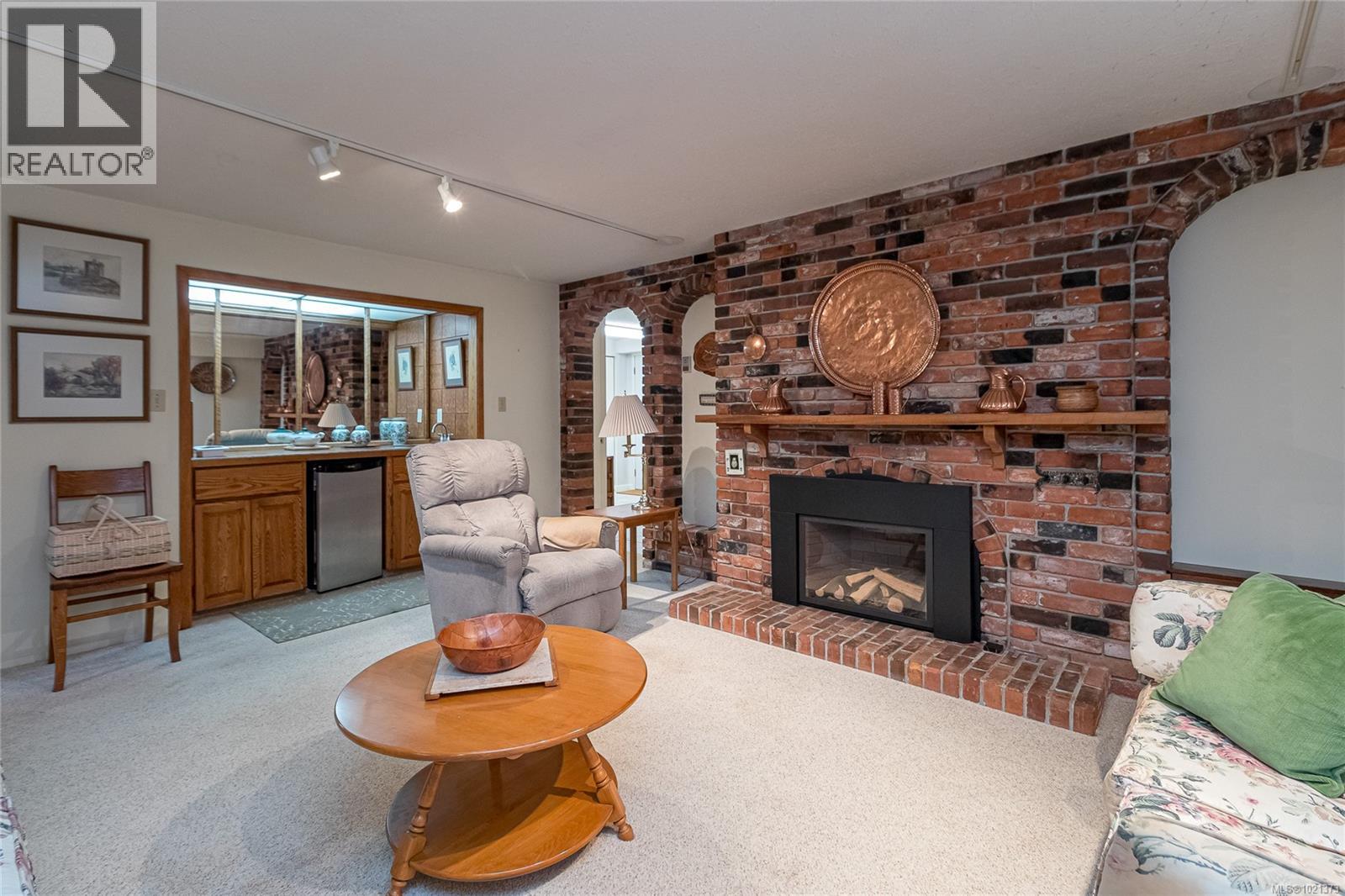 9565 Ardmore Dr, North Saanich