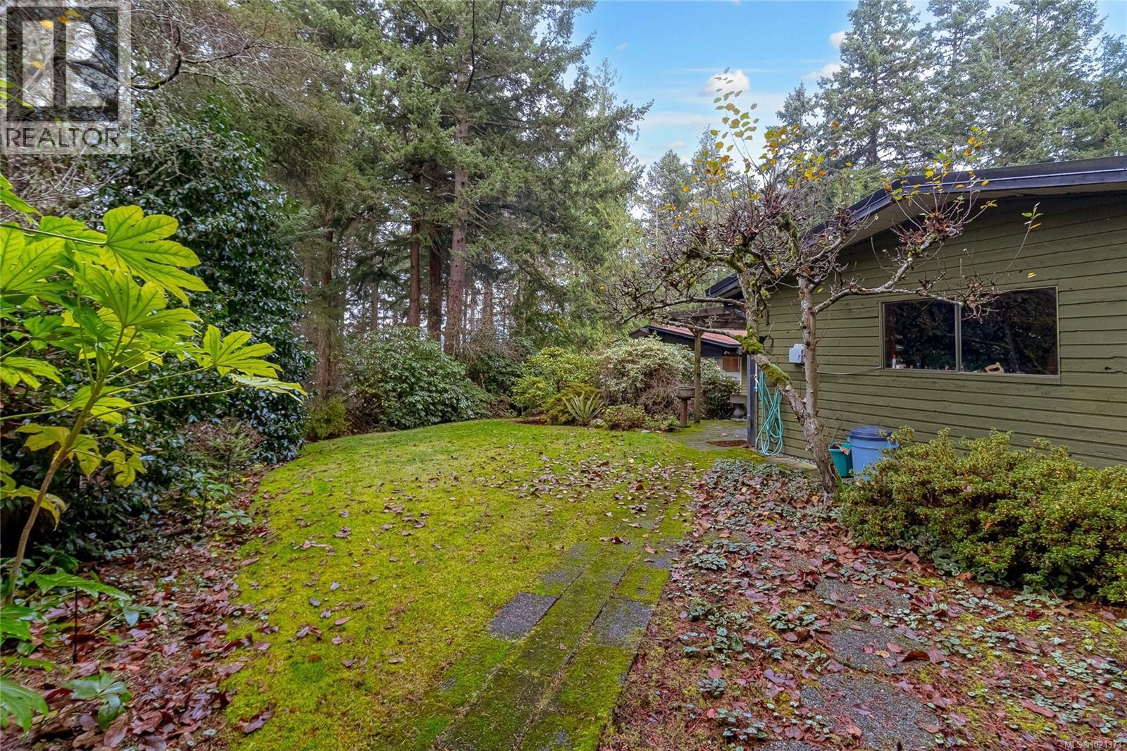 9565 Ardmore Dr, North Saanich