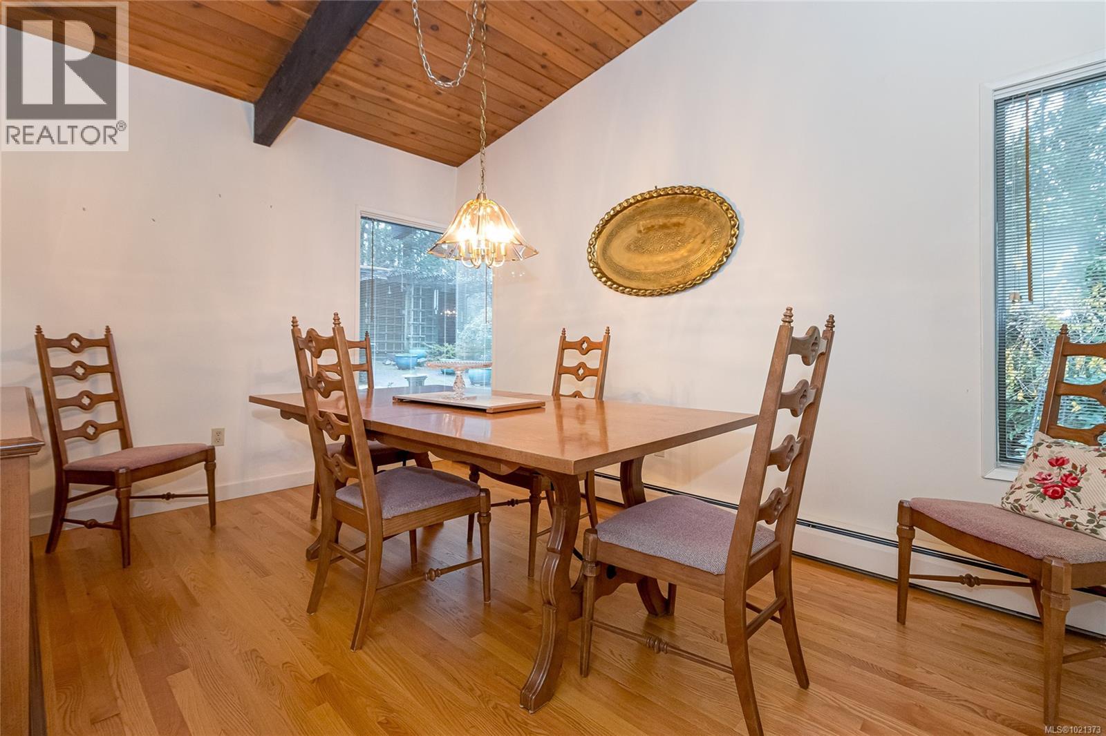 9565 Ardmore Dr, North Saanich