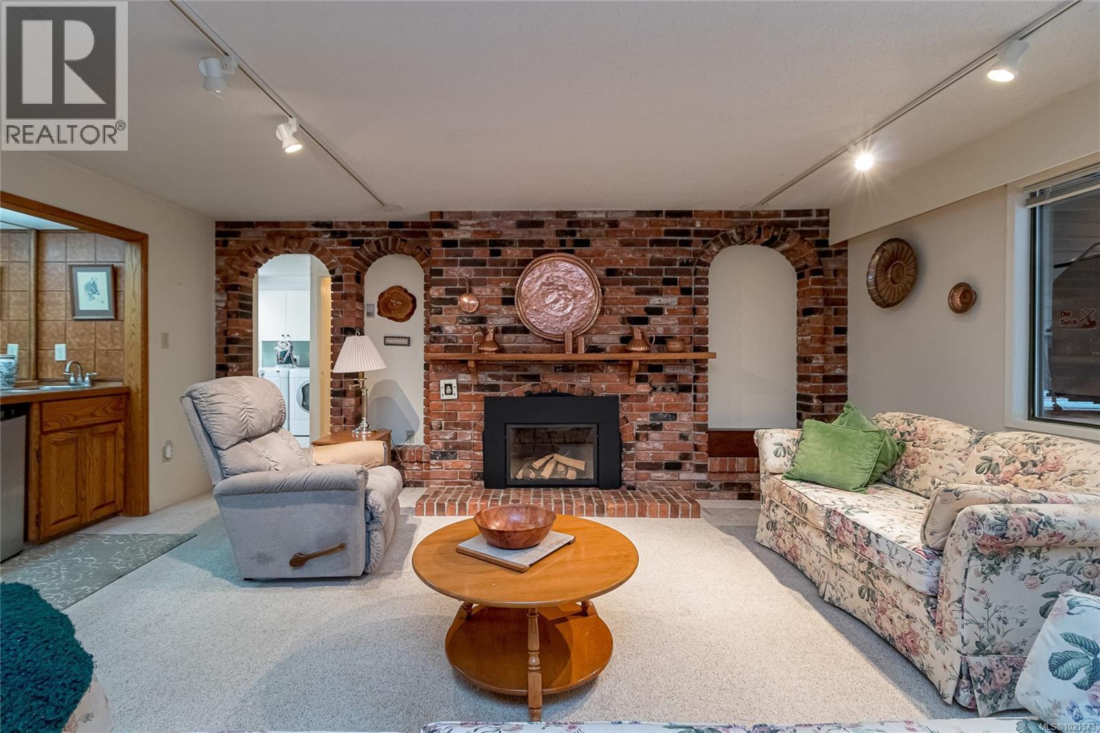 9565 Ardmore Dr, North Saanich