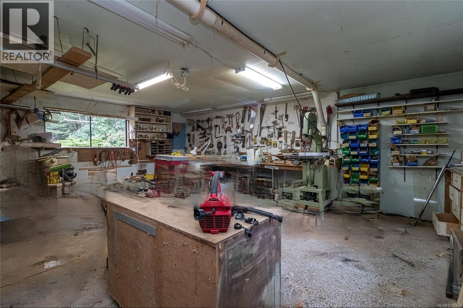 9565 Ardmore Dr, North Saanich