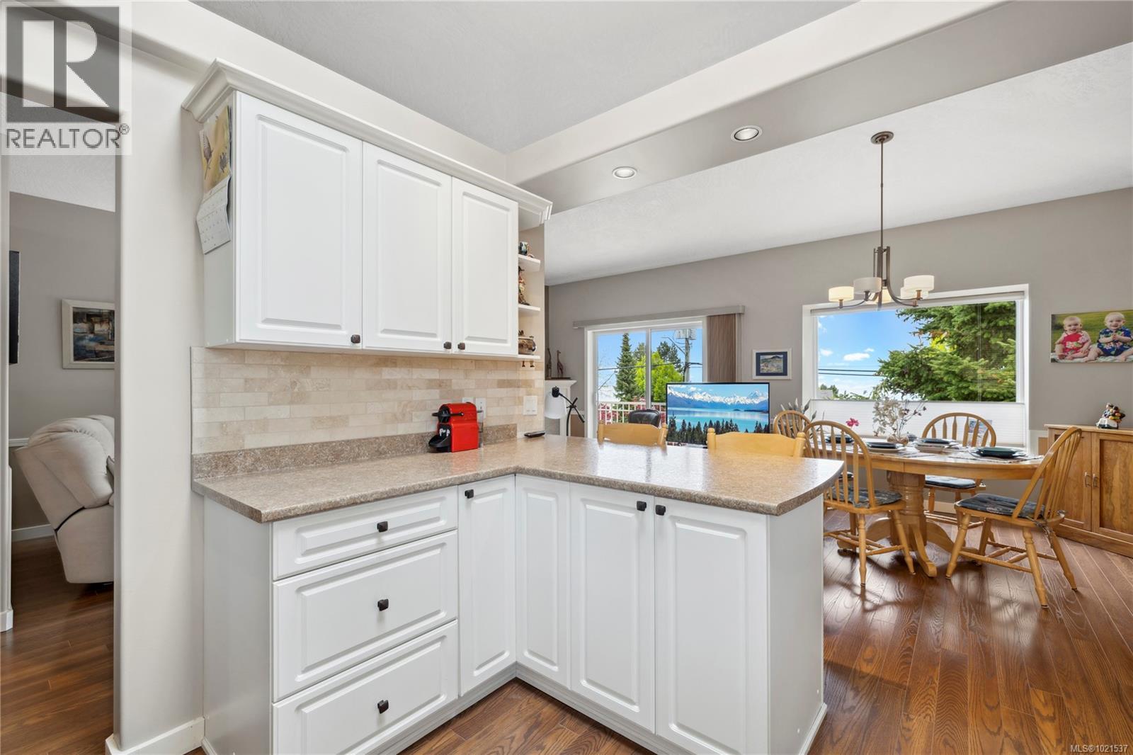 6319 Redonda Pl, Nanaimo