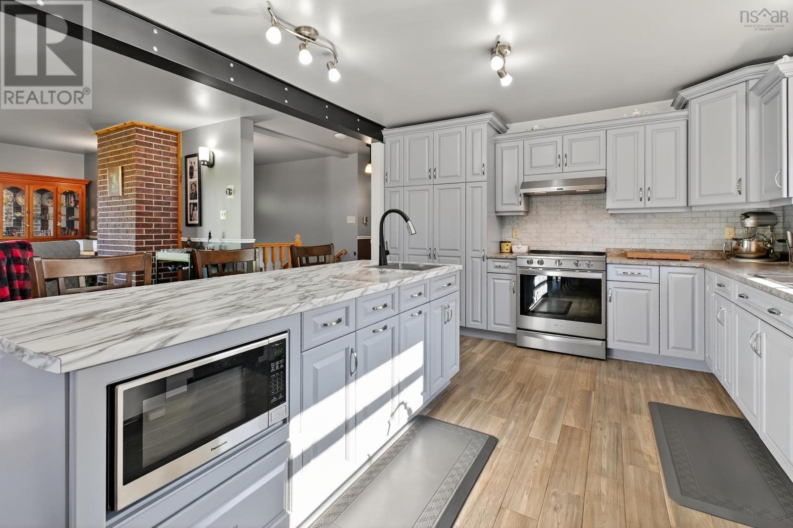 Property 23 of 39 of 110 De Raymond Street