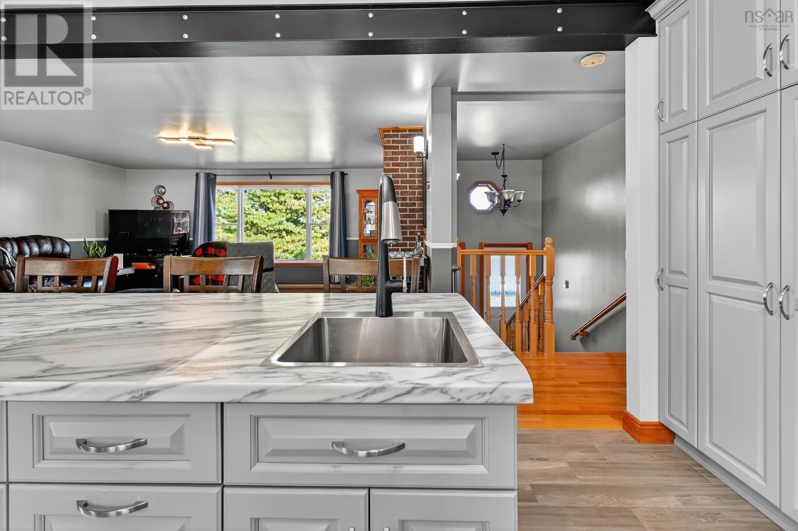 Property 18 of 39 of 110 De Raymond Street