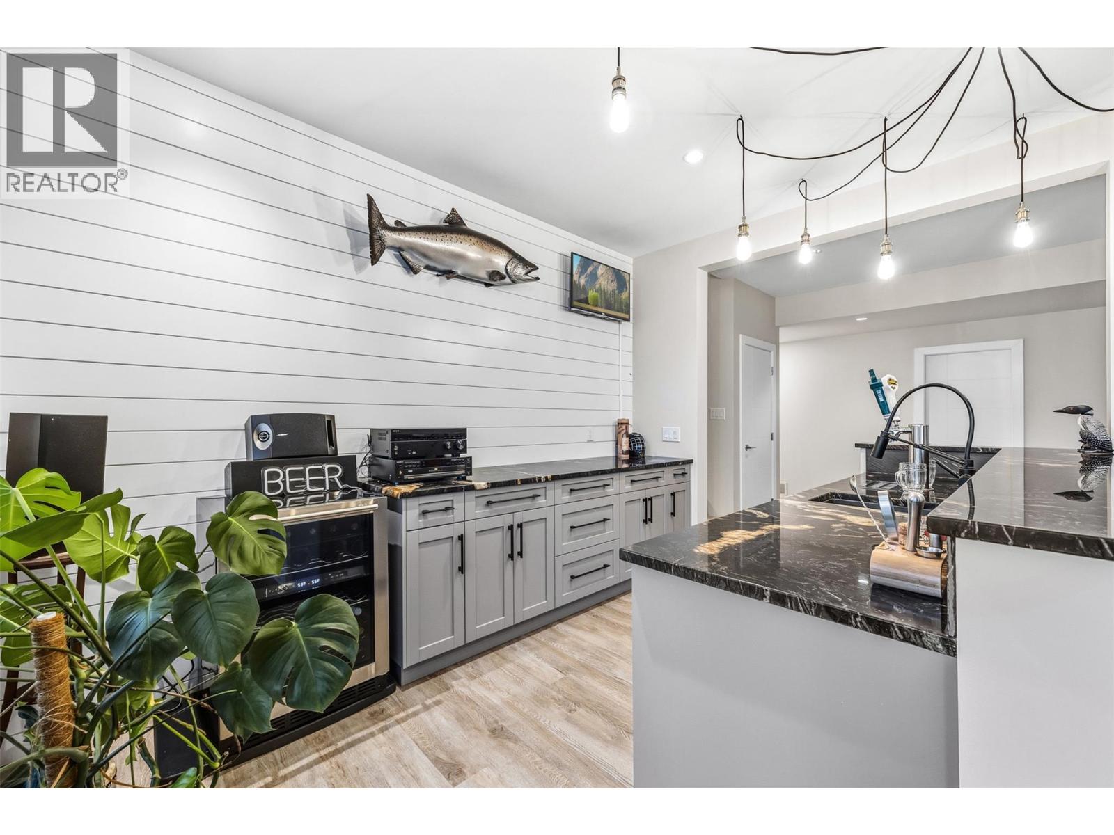  9438 Ledgestone Road, Lake Country