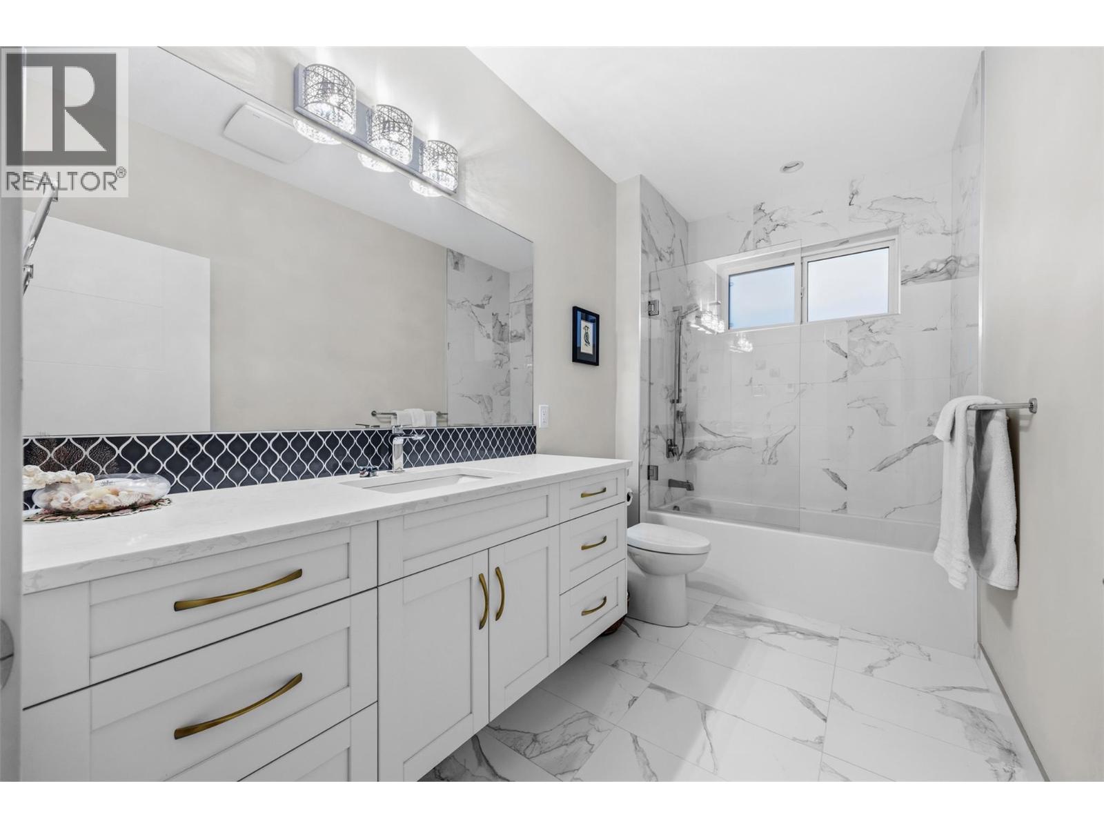  9438 Ledgestone Road, Lake Country