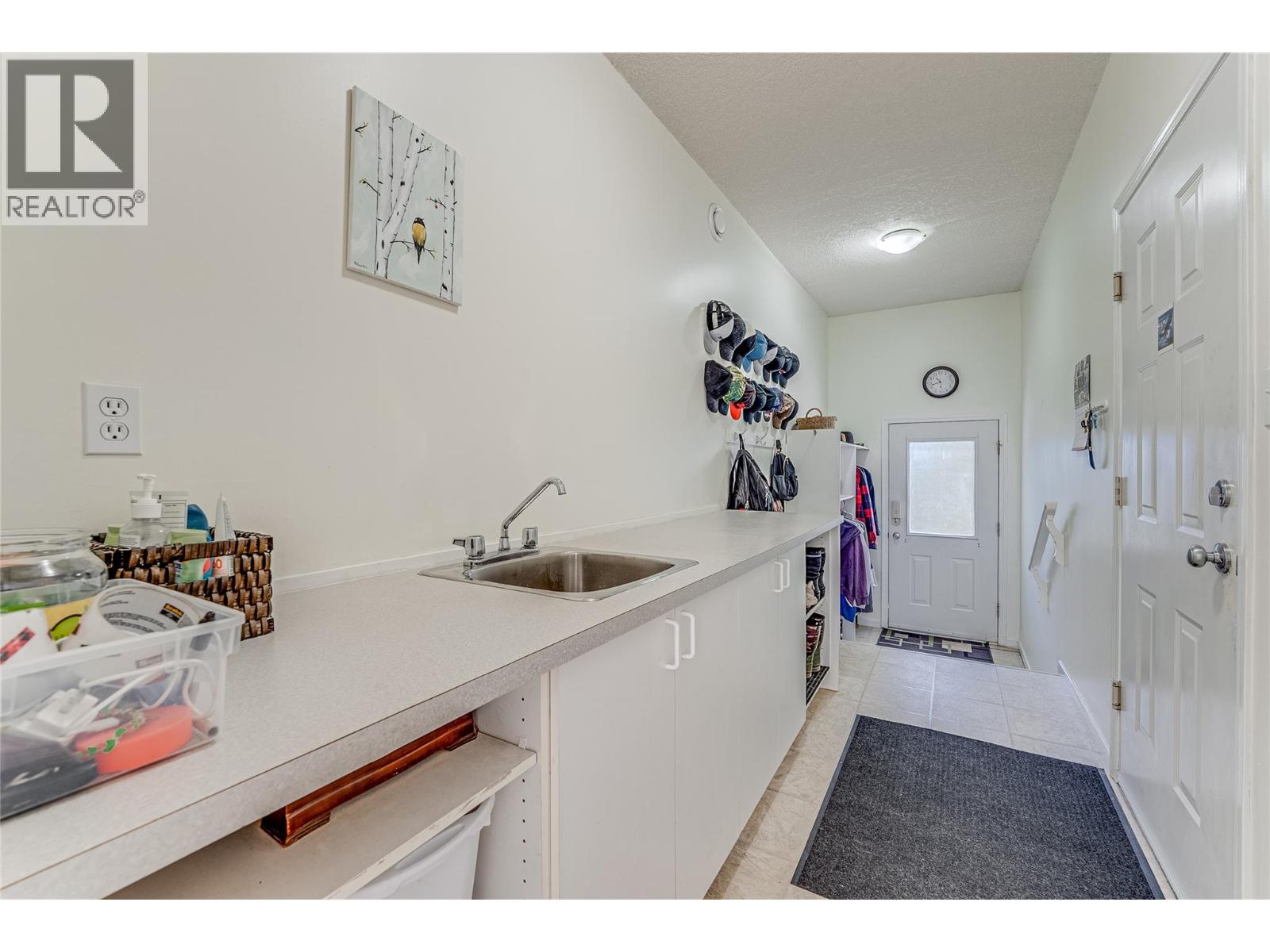 274 Country Estate Place, Vernon