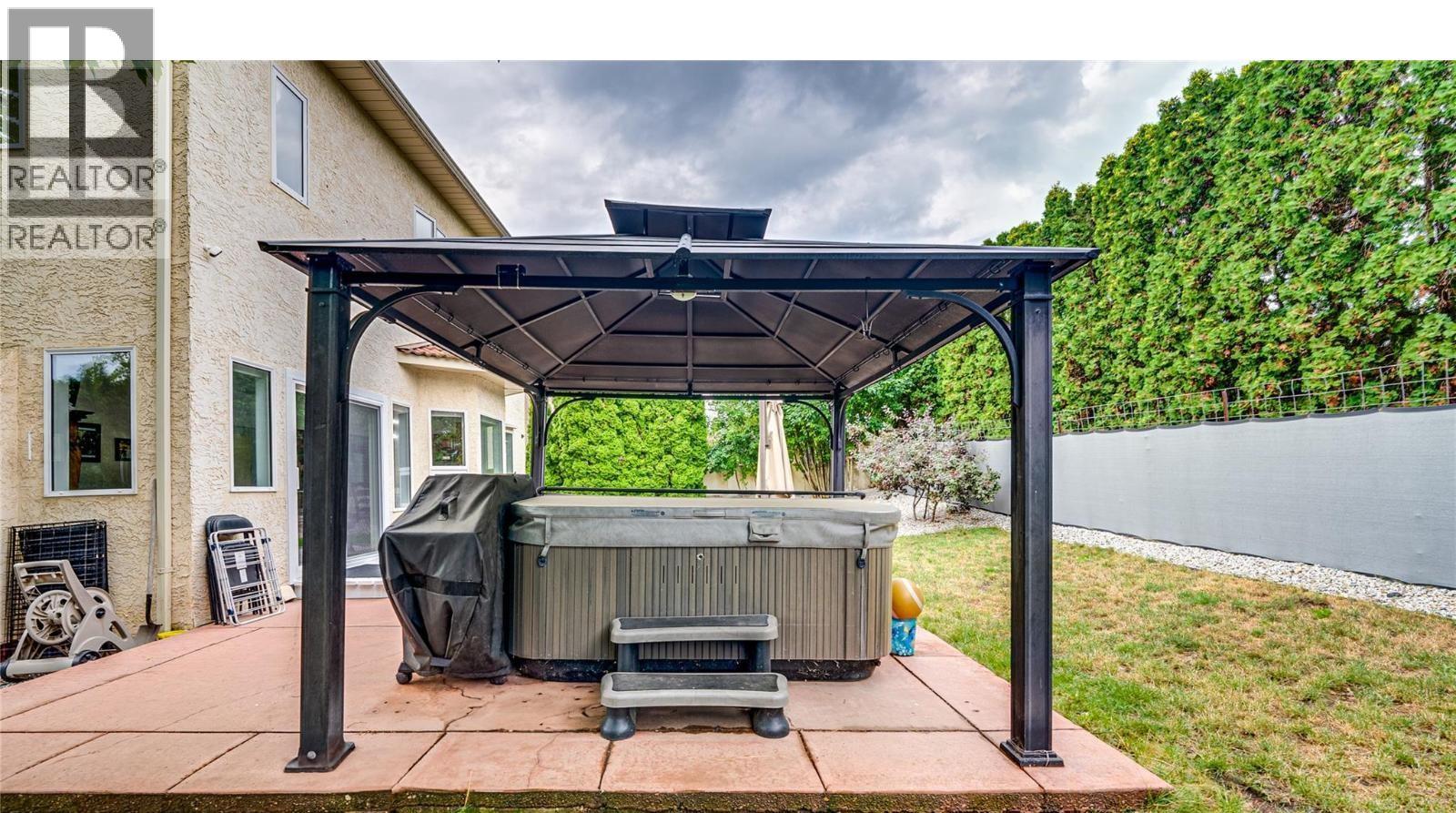 274 Country Estate Place, Vernon