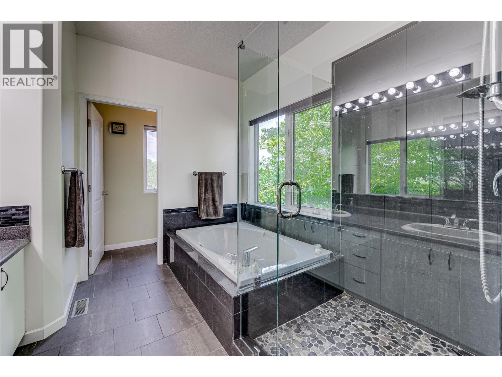 274 Country Estate Place, Vernon