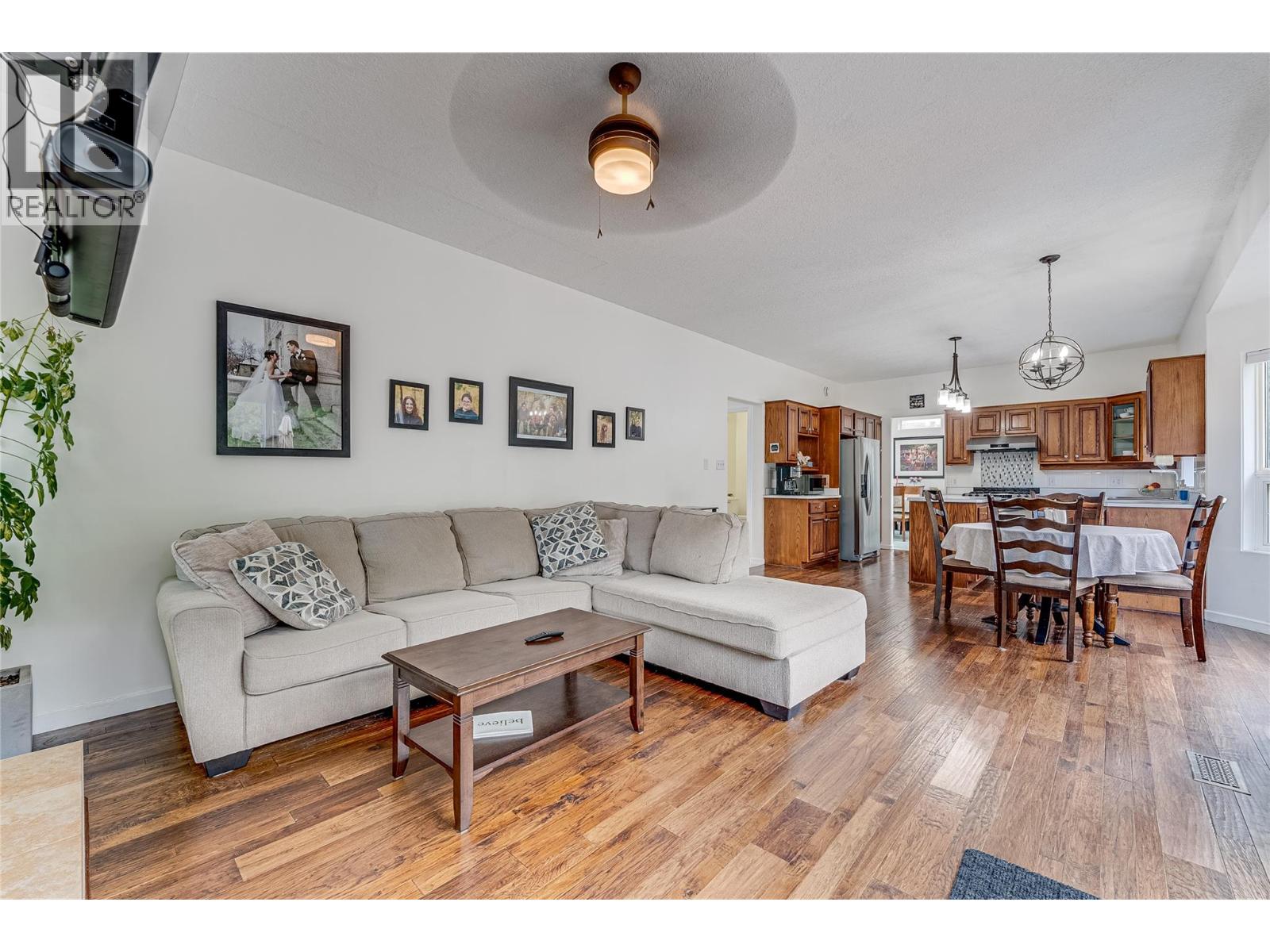 274 Country Estate Place, Vernon