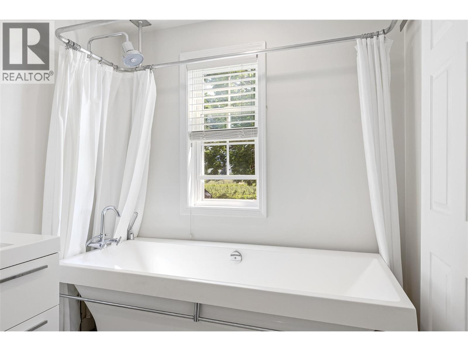  2430 Longhill Road, Kelowna