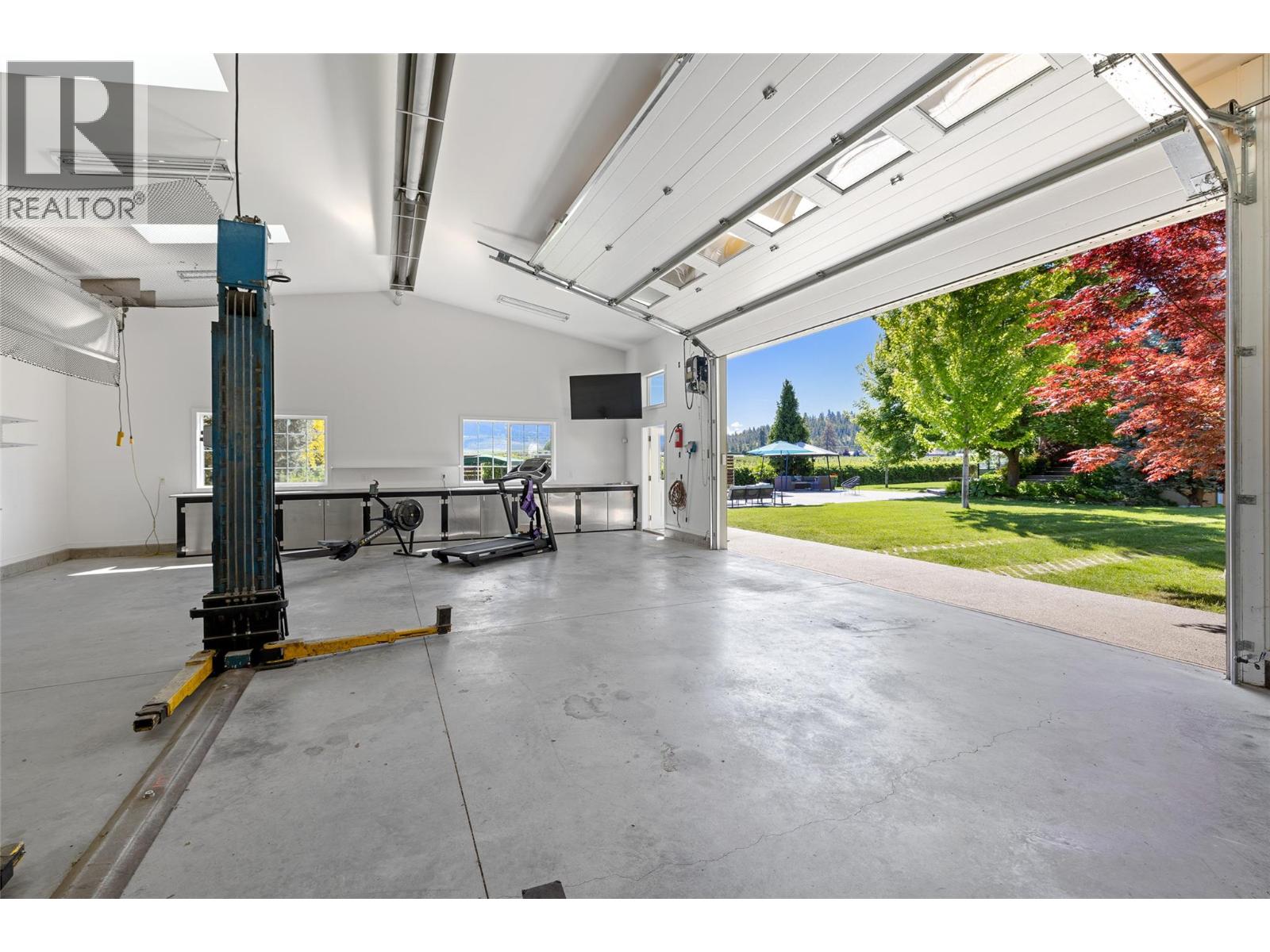  2430 Longhill Road, Kelowna