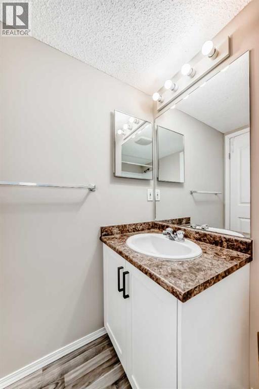 Single Family House for Sale in   Eversyde Avenue SW Evergreen Calgary 