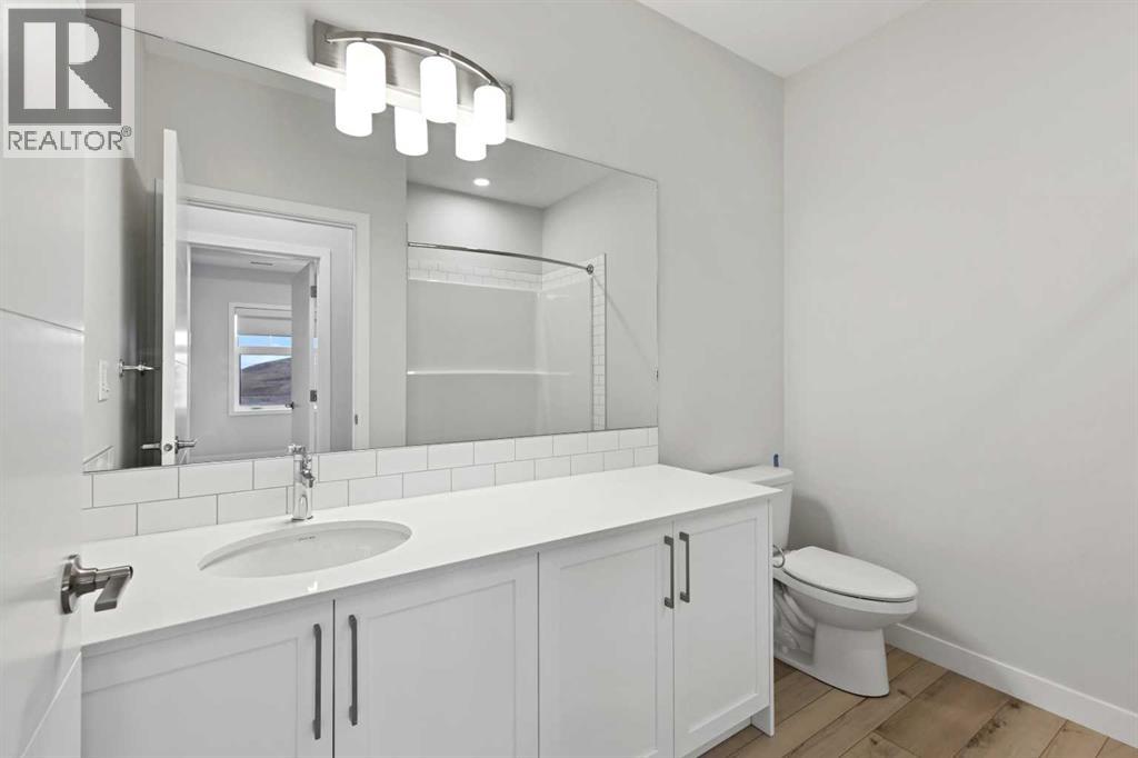 Single Family House for Sale in   Les Jardins Park SE Douglasdale/Glen Calgary 