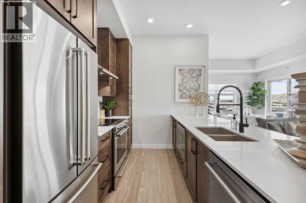 Single Family House for Sale in   Les Jardins Park SE Douglasdale/Glen Calgary 