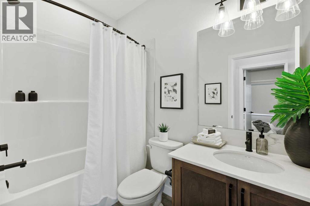 Single Family House for Sale in   Les Jardins Park SE Douglasdale/Glen Calgary 