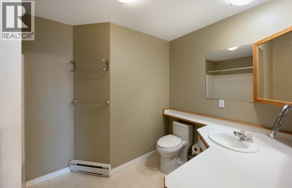 6201 Maple Drive Unit# 206, Osoyoos