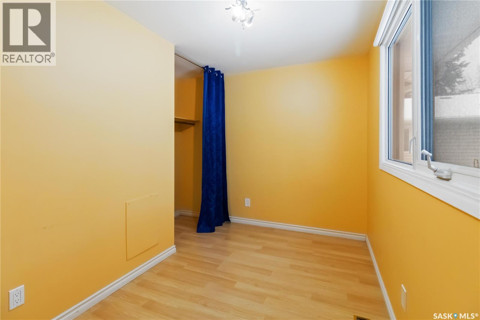 Single Family House 2 Level for Sale in   Haight CRESCENT Saskatoon 