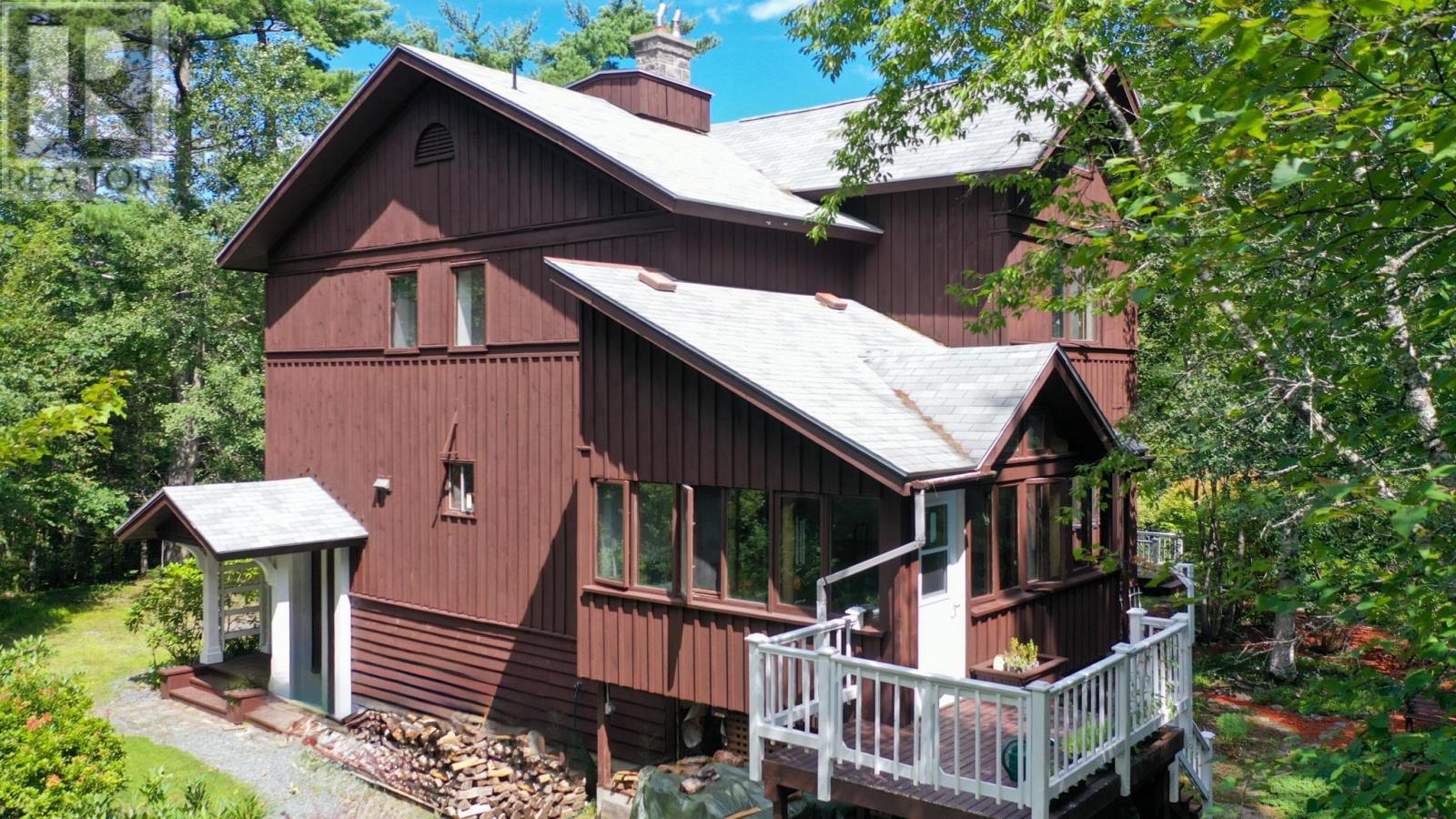 Property photo of 809 Highway 203