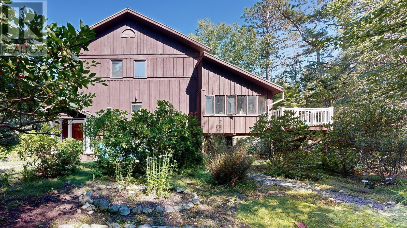 Property 22 of 49 of 809 Highway 203