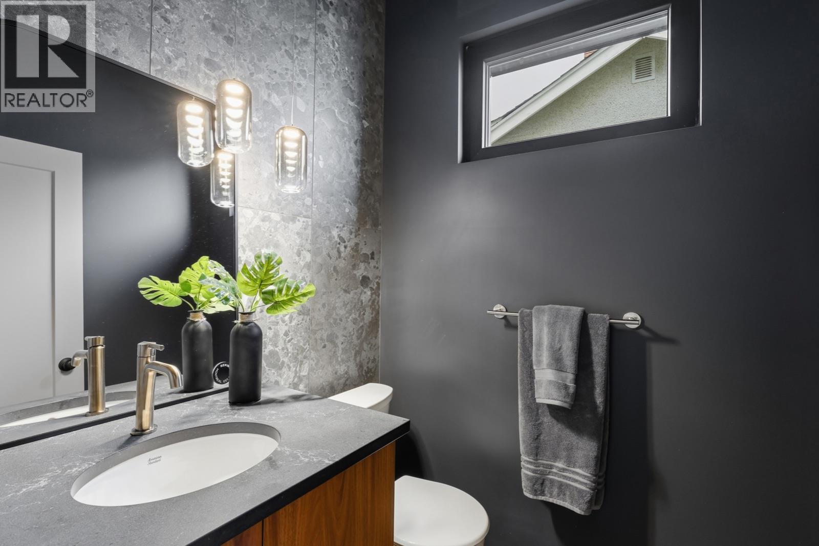 614 COWAN Street, Kamloops