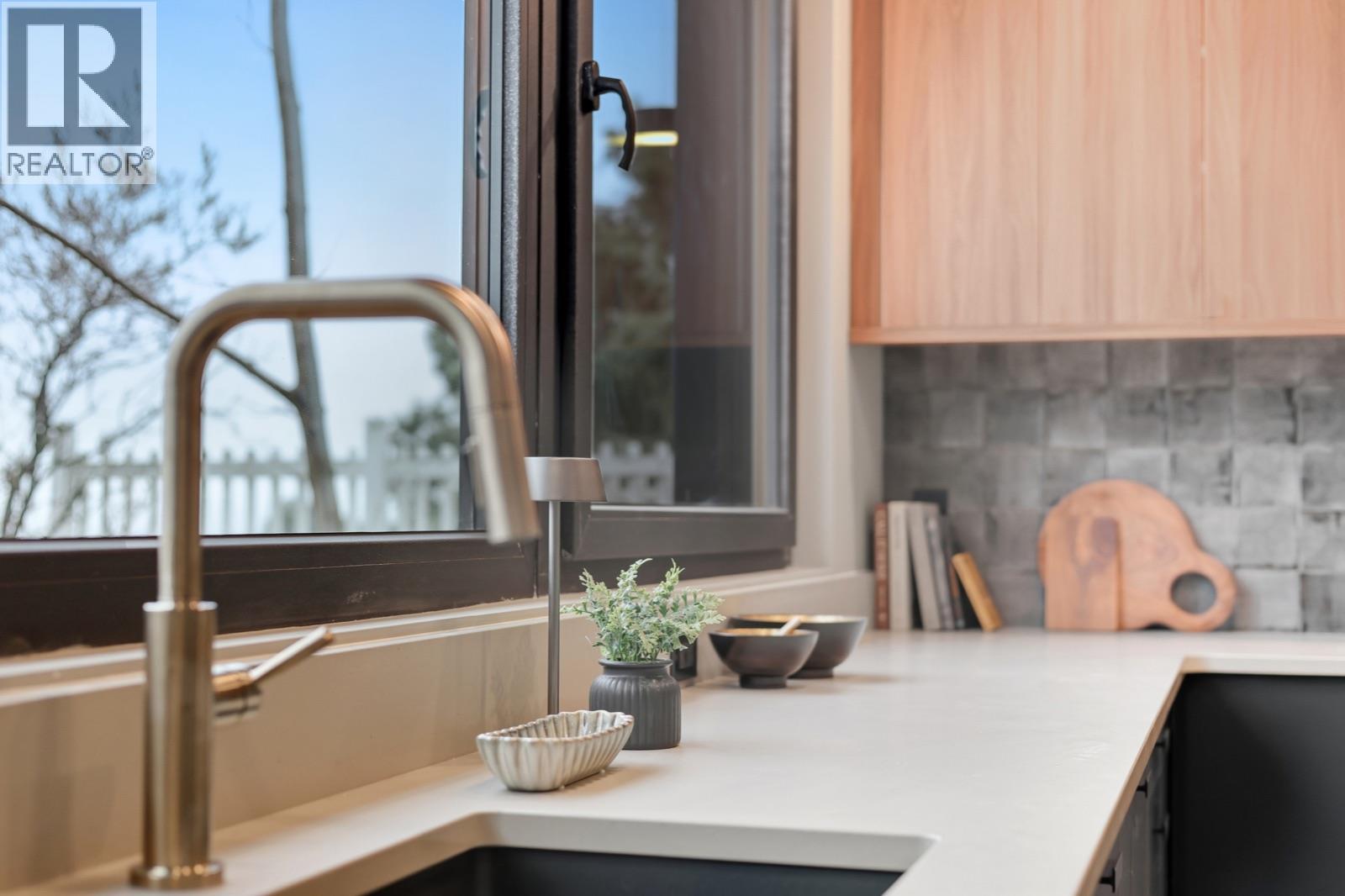 614 COWAN Street, Kamloops