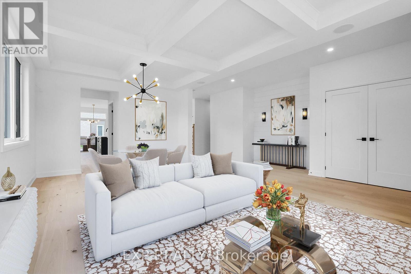 Photos of a similar model to be built.