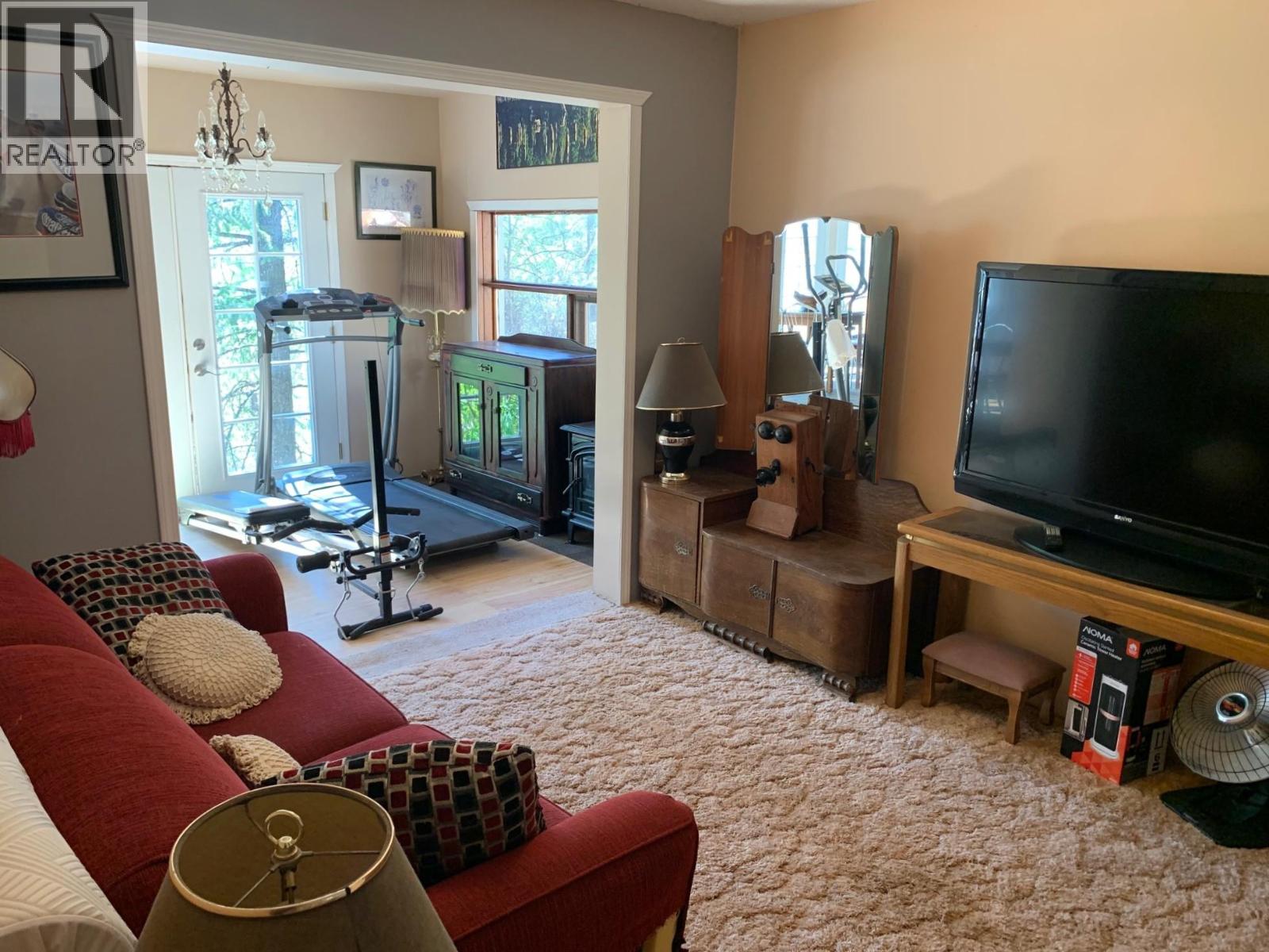 256 McCuddy Creek Road, Oliver