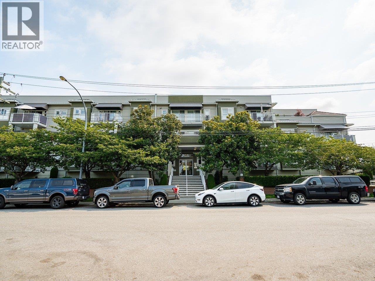 #305-4728 53RD Street, Delta