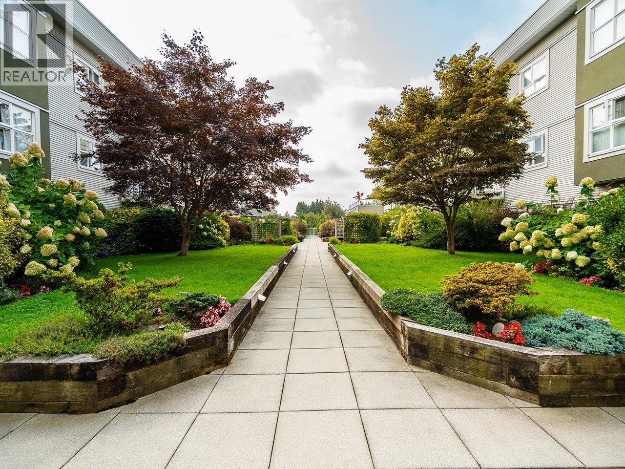 #305-4728 53RD Street, Delta