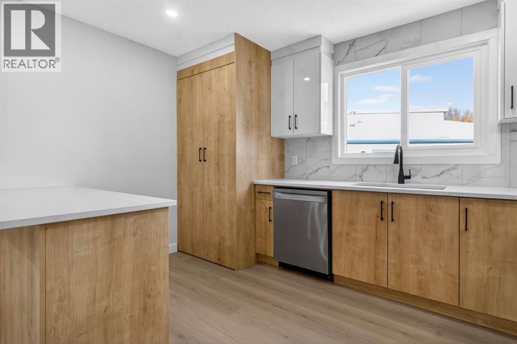 Single Family House Bi-level for Sale in  Pinehill Road NE Pineridge Calgary 