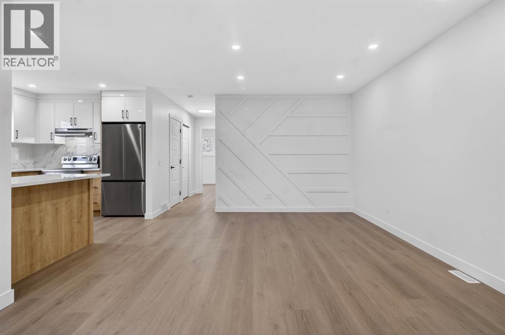 Single Family House Bi-level for Sale in  Pinehill Road NE Pineridge Calgary 