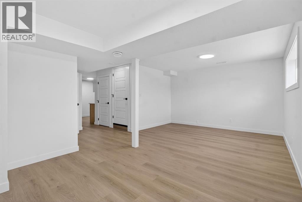 Single Family House Bi-level for Sale in  Pinehill Road NE Pineridge Calgary 