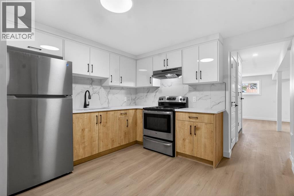 Single Family House Bi-level for Sale in  Pinehill Road NE Pineridge Calgary 