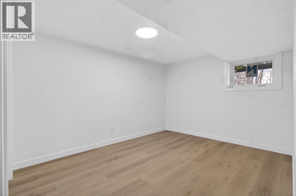 Single Family House Bi-level for Sale in  Pinehill Road NE Pineridge Calgary 